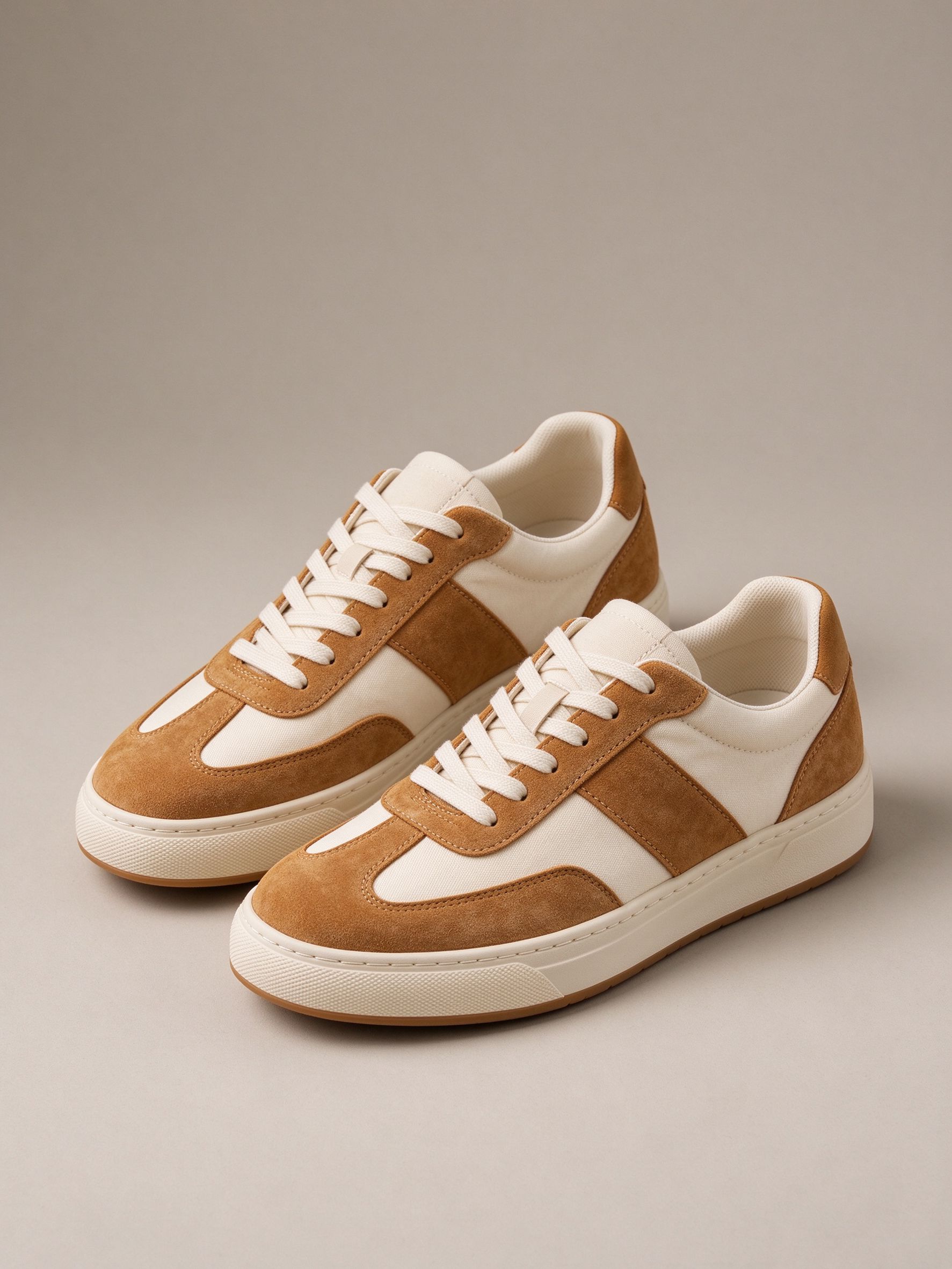 Casual sneakers